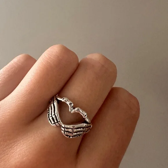 Silver heart ring - Picture 2 of 3